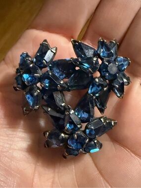 VINTAGE (50'S) ADELE SIMPSON MASK BLUE RHINESTONE BROOCH